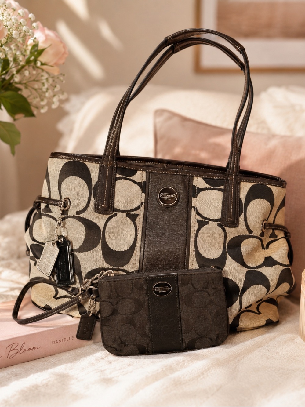 COACH signature canvas in black and gray + free wristlet